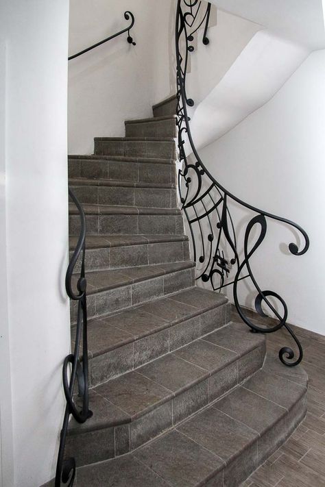 Stairs Wall Decor Ideas, Piano Stairs, Stairs Wall Decor, Music Decorations, Music Home Decor, Stair Railings, Creative Wall Decor, Music Decor, Musical Notes