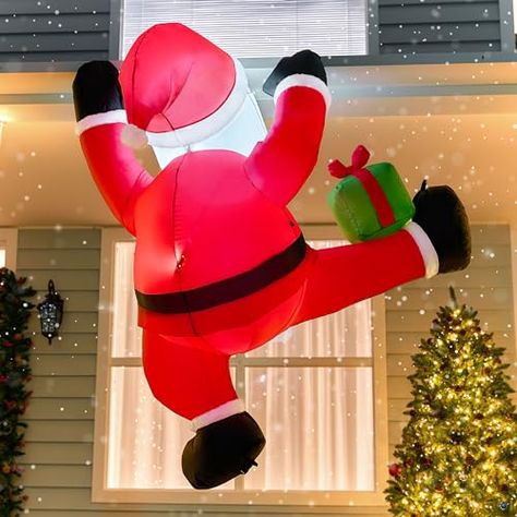 Climbing Pose, Inflatable Christmas Decorations Outdoor, Christmas Cartoon Characters, Inflatable Santa, Inflatable Decorations, Santa Decorations, Christmas Inflatables, Centre Commercial, Christmas Yard