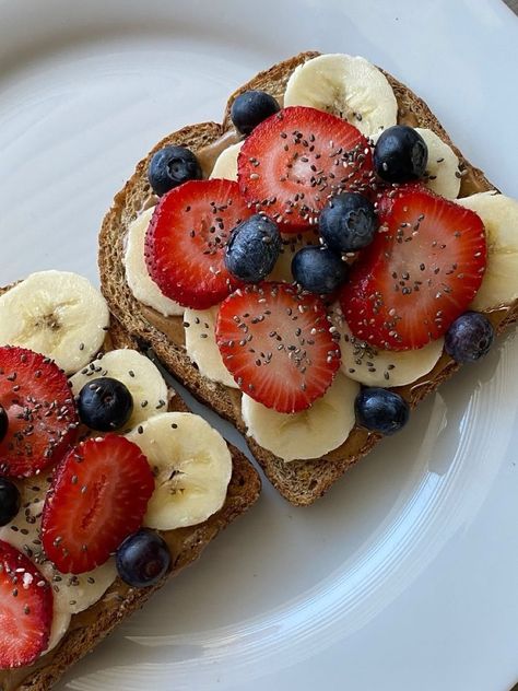 Breakfast With Strawberries, Healthy Toast, Salad Chicken, Cheap Meal Ideas, Simple Family Meals, Strawberries Blueberries, Cheap Meal, Food Babe, Cheap Dinner Recipes