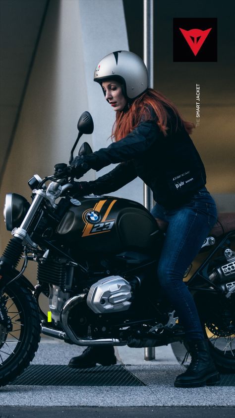 The Smart Jacket can be worn over or under any other jacket or outfit and it requires no connection with the motorcycle, plus it is well-ventilated and is easily foldable. It combines all the power of the latest-generation Dainese D-air® and the convenience of a garment with a thousand uses. No Connection, Smart Jackets, Jackets For Women