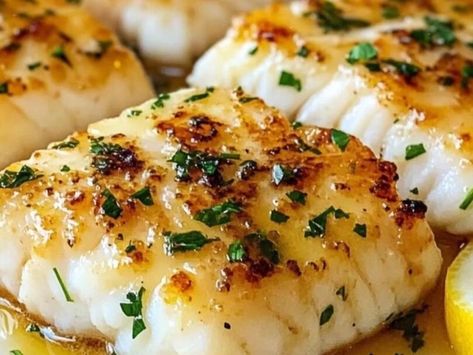 Quick and Easy Lemon Butter Sautéed Cod Recipe for a Perfect Weeknight Dinner - NewsBreak Butter White Wine Sauce, Fried Cheese Bites, Butter Cod, Crispy Cod, Spinach Frittata Recipes, Homemade Chicken Alfredo, Fillet Recipes, Cod Dishes, Lush Recipes