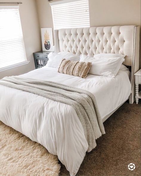 Ivory Tufted Headboard Bedroom, White Leather Bed Bedroom Ideas, Ivory Headboard Bedroom, Beige Tufted Headboard Bedroom, White And Neutral Bedroom, Cream Headboard Bedroom, Cream Headboard Bedroom Ideas, Padded Headboard Bedroom, Tuffed Bed