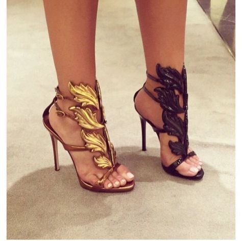 Giuseppe Zanotti Heels, Stunning Shoes, Evening Sandals, Fashion Heels, Pretty Shoes, Luxury Shoes, Giuseppe Zanotti, Trending Shoes, High Heel Shoes