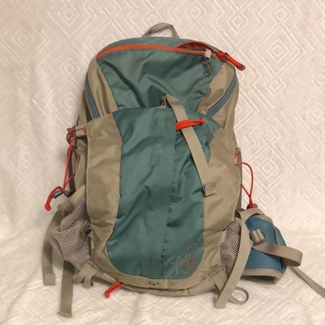 Women’s Gregory lightweight backpack, adjustable waist belt Gregory Backpack, Lightweight Backpack, Waist Belt, Like New, Backpacks, Handbags, Closet