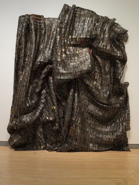 A New Book Explores the Innovative Sculptures of Abstract Artist El Anatsui | Colossal El Anatsui, Colossal Art, Modern Crafts, Visual Culture, Metal Words, Wall Sculpture Art, Metal Sculpture, Abstract Artists, Colour Images