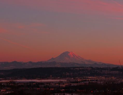 Mt. Rainier and Auburn, Washington at sunset. Photo by Thad Jackson. Auburn Washington, Mt Rainier, Washington State, Mount Rainier, Auburn, Places To See, Seattle, Washington, Trees