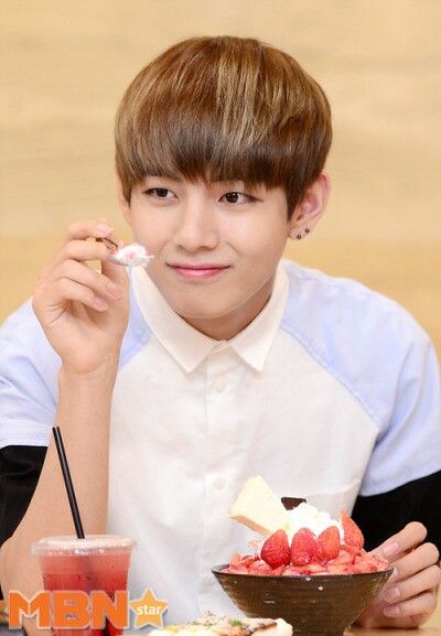 BTS | V Taehyung Eating, Eating Strawberry, I Love Bts, Celebrity Art, Daegu, Rap Monster, V Taehyung, Bts Bangtan Boy, Bts V