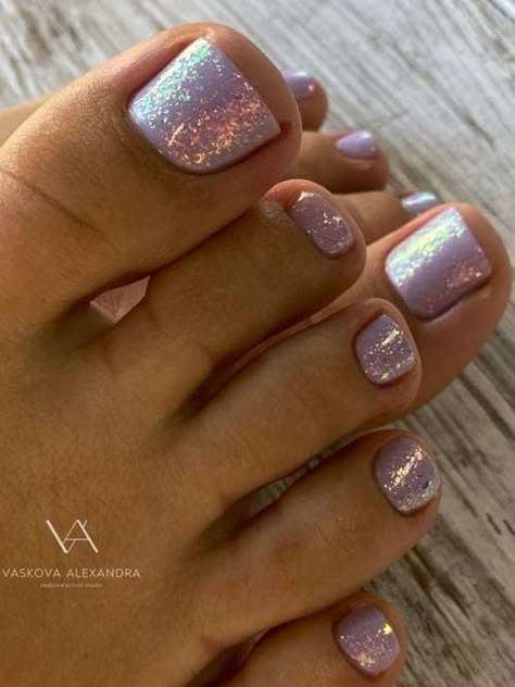 Dive into summer with us; we’ve picked the best summer pedicure colors that’ll absolutely turn heads and seriously elevate your style! Pink Sparkle Pedicure, Gel Pedicure Ideas Toenails Colour, Glitter Pedicure Ideas, Glitter Toes Pedicure, Sparkle Toe Nails, Chrome Pedicure Toenails, Gray Pedicure, Best Summer Pedicure Colors, Sparkle Pedicure