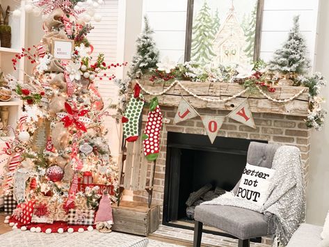 Refabbed By Brooke, Hot Chocolate Sign, Mantel Christmas, Dollar Tree Finds, Christmas Mantel, Hot Cocoa Bar, Christmas Mantle, Cocoa Bar, Christmas Living Rooms