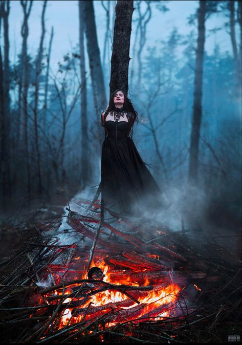 Creepy Photography, Witch Photos, Horror Photography, Gothic Photography, Bouidor Photography, Witch Pictures, Halloween Photography, Fantasy Photography, Halloween Photoshoot