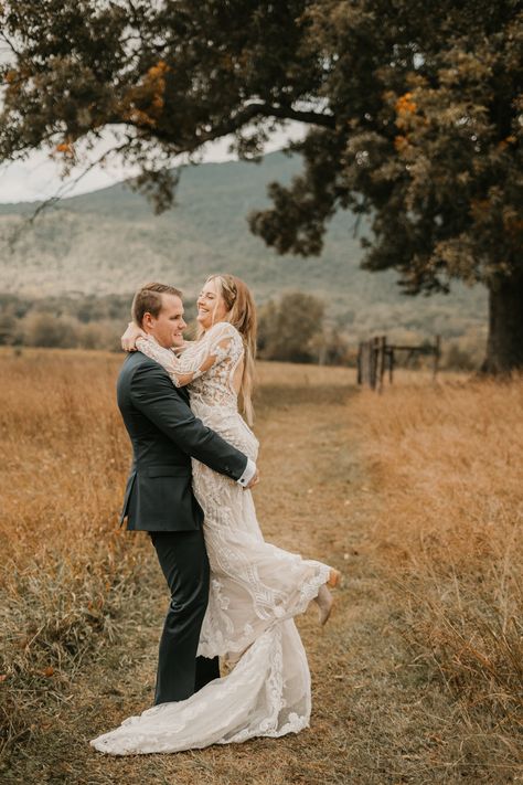 Gatlinburg Wedding Elope, Cades Cove Wedding, Waterfall Elopement Tennessee, Gatlinburg Elopement, Cades Cove Wedding Photos, Gatlinburg Weddings, Cades Cove, Gatlinburg, Elopement Photography