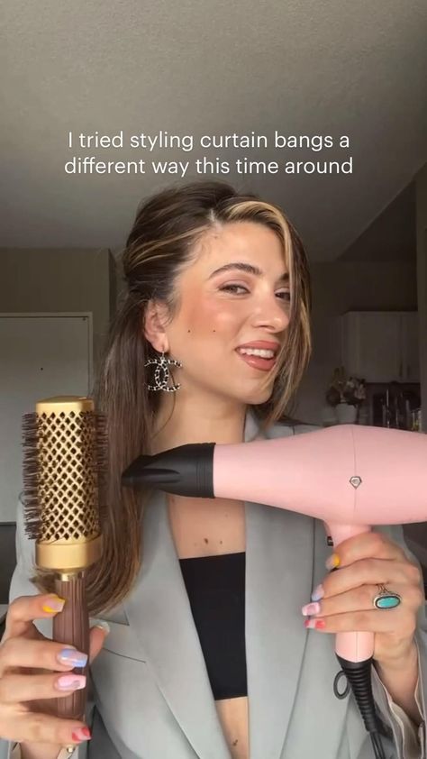 Hair Blowout Curtain Bangs, Blowout Curtain Bangs, Styling Curtain Bangs, Rollers Hair, Blow Dry Hair, Graduation Hairstyles, Hair Tips Video, Blowout Hair, Hair Stylies