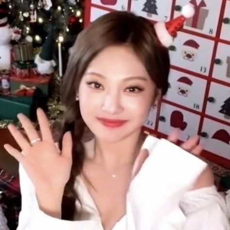 Ningning Christmas Icon, Ningning Christmas, Ningning Lq Icons, Icons Christmas, Ning Yizhuo, Christmas Cute, Christmas Icons, Lq Icons, Christmas