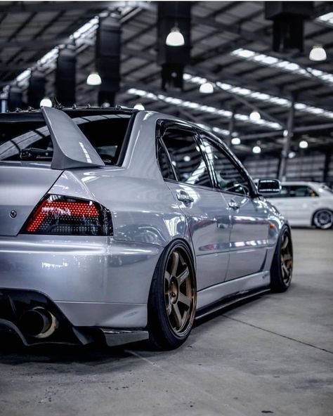 8,885 Likes, 27 Comments - MODMEN (@modifiedmentors) on Instagram: “Evo 😧🔥 VIA: @ttn91 #ModifiedMentors - #ModMen - - #modifiedcars #slammed #static #volksracing #car…” Evo 9, Evo 8, Mitsubishi Cars, Stance Cars, Lancer Evo, Best Jdm Cars, Mitsubishi Evo, Mitsubishi Lancer Evolution, Street Racing Cars