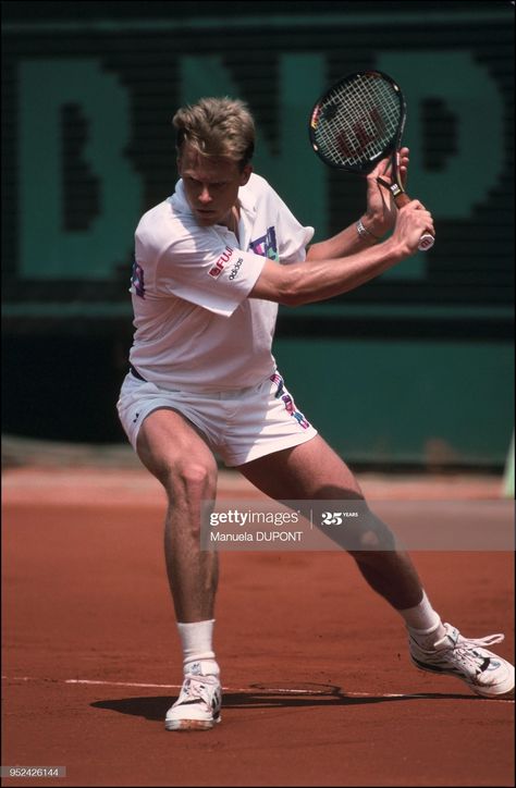 Tennis Pose Reference, Tennis Poses Reference, Tennis Pose, Stefan Edberg, 남성 근육, Tennis Techniques, Tennis Photos, Anatomy Practice, Tennis Legends