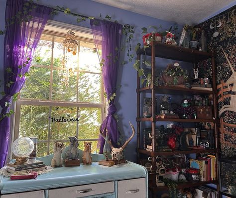 Whimsigothic Curtains, Purple Whimsigoth Bedroom, Whimsigoth Bedroom Aesthetic, Whimsy Goth House, Whimsigoth Bedroom 90s, Whimsical Goth Bedroom, Dream House Rooms, Aesthetic Rooms, Pretty Room