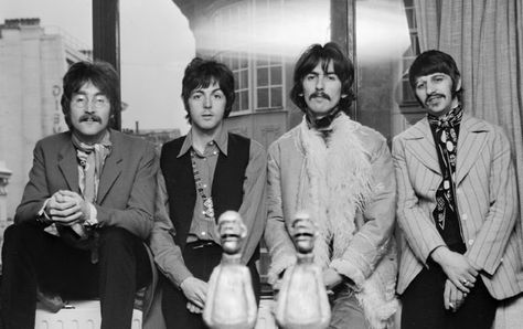 Beatles Interview, Beatles Wallpaper, Timothy Leary, Beatles Albums, John Lennon Paul Mccartney, Lennon And Mccartney, The White Album, Concept Album, Beatles Fans