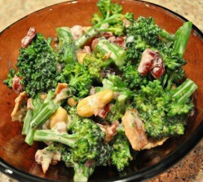 Broccoli Salad Recipes Using Broccoli, Broccoli Bacon Salad Recipe, Broccoli Bacon Salad, Creamy Broccoli Salad, Easy Broccoli Salad, Cashew Recipes, Broccoli Bacon, Whats Cooking, Broccoli Salad Bacon