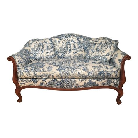 Hickory Chair French Traditional Upholstered Loveseat French Country Loveseat, French Sofa Vintage, French Loveseat, Vintage Loveseat, Antique Couch, Farmhouse Couch, Old Couch, Vintage Couch, French Sofa