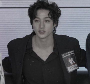 Chan Chan, Bang Christopher Chan, Christopher Chan, Stray Kids Chan, Chris Chan, Curly Hair With Bangs, Long Hair With Bangs, Christopher Bang, Six Feet Under