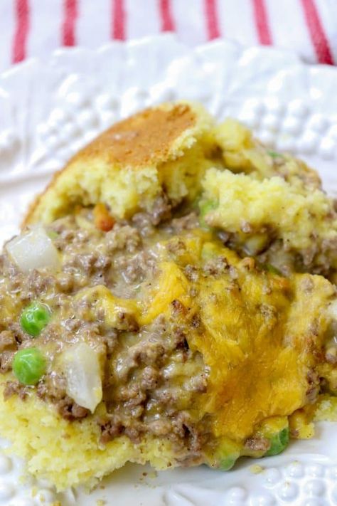 Jiffy Casserole, Jiffy Cornbread Casserole, Cheeseburger Casserole Recipe, Cracker Chicken, Oven Meals, Jiffy Mix, Corn Muffin, Jiffy Cornbread, Cornbread Casserole