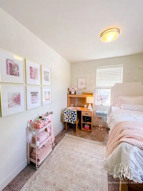 25 Dorm Room Ideas to Copy in 2024: Deck Out Your Space Like a Boss! Pink Dorm Room Aesthetic Minimalist, Pink White And Gold Dorm Room, Pink Floral Dorm Room, Living Room Dorm Ideas, Baby Pink Dorm Room, Pastel Pink Dorm Room, Pink And White Dorm Room Ideas, Clean Girl Dorm Room, Light Pink And White Bedroom