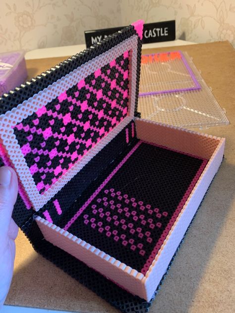 Perler Bead Shelf Pattern, Kandi Designs, Fun Beads, Diy Kandi Bracelets, Perler Creations, Melty Bead Patterns, Easy Perler Beads Ideas, Fuse Bead Patterns, Perler Bead Templates