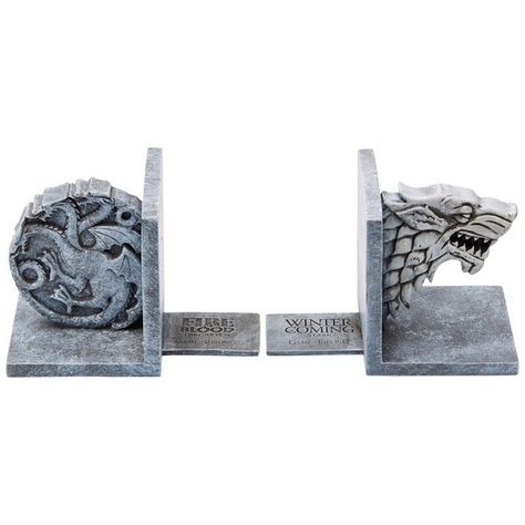 Game of Thrones bookends, found here.  “Fire & Blood” house Targaryen  “Winter is coming” house Stark Game Of Thrones Room Decor, Game Of Thrones Decor, Targaryen Sigil, Stark Targaryen, Game Of Thrones Party, Epic Fantasy Books, Nerd Room, Game Of Thrones Books, King In The North