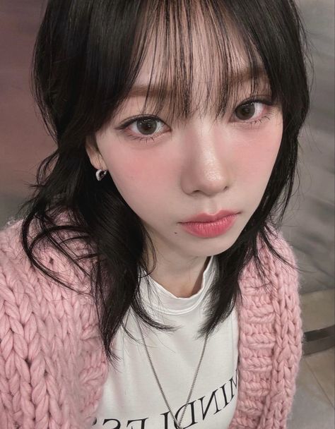 aespa karina instagram update selca icon pfp pink Aespa Karina, Karina Aespa, Black Mamba, I Love Girls, Kpop Girl Groups, Instagram Update, Korean Girl, Photo Cards, Kpop Girls