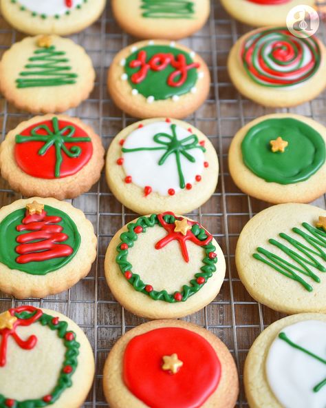 Christmas Cake Decoration Ideas, Cute Sugar Cookies, Christmas Cookies Ideas, Oreo Cakes, Cake No Eggs, Iced Christmas Cookies, Gooey Chocolate Cake, Desserts Oreo, Christmas Sugar Cookies Decorated