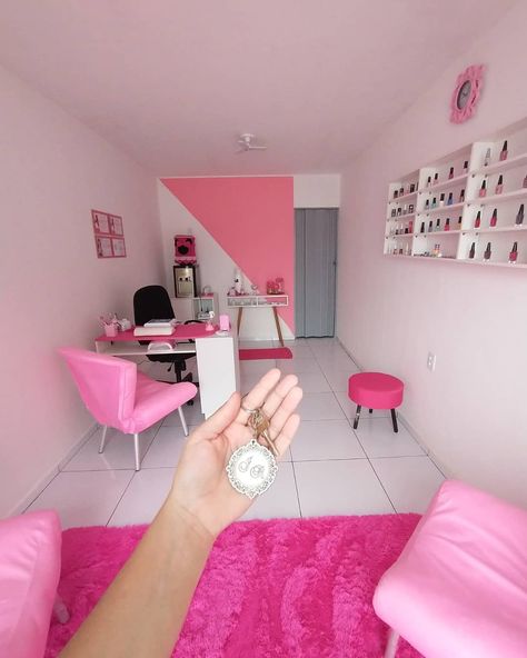 Nail Room Ideas, Nail Salon Interior Design, Tech Room, Nail Salon Interior, Beauty Room Salon, Home Beauty Salon, Spa Room Decor, Salon Suites Decor, Esthetician Room