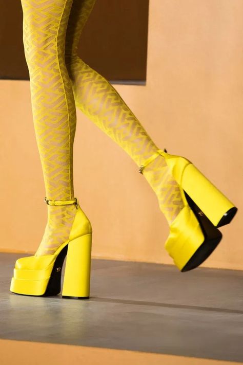 Versace Fall 2021 Collection for Milan Fashion Week, Photos – Footwear News Lindsay Vrckovnik, Fashion Girlies, Leisure Wear Women, Versace Heels, Versace Shoes, Patterned Tights, Ankle Heels, Colorful Shoes, Aesthetic Shoes