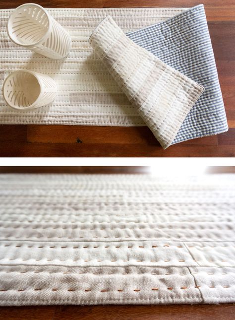 5 Small and Inexpensive DIY Sewing Christmas Gifts! Make a quilted table runner with this free tutorial. suzyquilts.com #quiltedtablerunner #ChristmasDIY Diy Sewing Christmas Gifts, Quilted Christmas Gifts, Quilted Table Mat, Suzy Quilts, Sewing Christmas Gifts, Sewing Christmas, Diy Placemats, Table Topper Patterns, Modern Table Runners