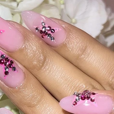 Natalie Minerva on Instagram: "Another set fitting for @barbiethemovie 💞🌟 inspo from @madrinails 💕 for @hannahluxdavis" Natalie Minerva Nails, Nails, On Instagram, Instagram