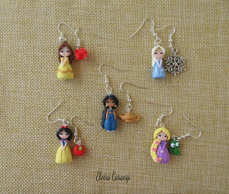 Polymer clay characters - Disney princess Polymer Clay Princess, Disney Princess Earrings, Fimo Diy, Clay Characters, Polymer Clay Disney, Crea Fimo, Polymer Clay Tutorials, Characters Disney, Diy Polymer Clay