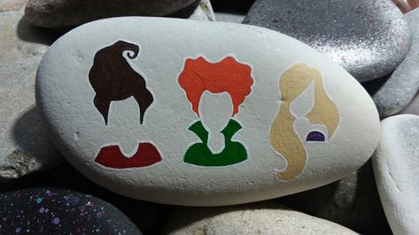 Painted Pumpkin Hocus Pocus, Sanderson Sisters Pumpkin Painting, Hocus Pocus Paintings On Canvas, Hocus Pocus Rock Painting, Hocus Pocus Painted Rocks, Hocus Pocus Painting, Sanderson Sisters Painting, Hermanas Sanderson, Pumpkin Inspo