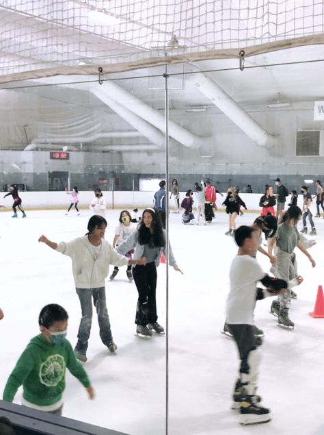 this is ur sign to go ice skating with ur bsf🫂 Indoor Ice Skating, Go Ice Skating, Ice Rink, Sports Complex, Winter Break, Winter 2022, New City, Hockey Rink, Ice Skating