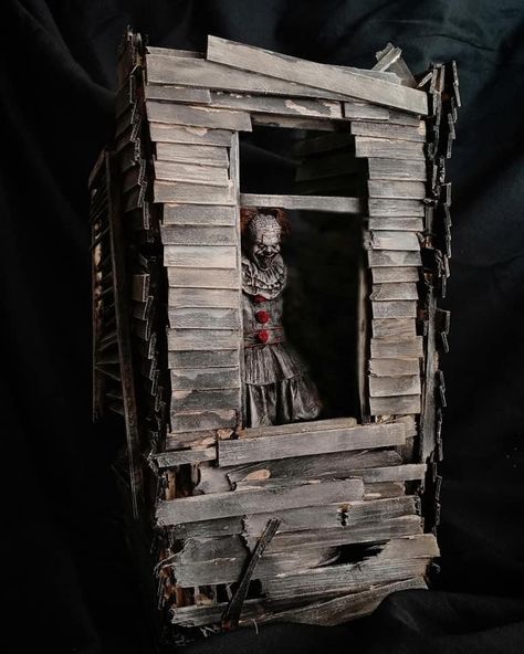 Haunted Nursery, Miniature Horror, Horror Movie Diorama, Scary Room, Horror Dollhouse, Rampage Movie, Cardboard Halloween, Haunted Miniatures, Halloween Doll House Haunted Dollhouse