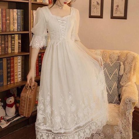 Princess Fairy Dress, Vintage Dress Design, Mori Girl Fashion, Cottagecore Fashion, Vestidos Vintage, Maxi Dress Evening, Fairy Dress, Lolita Dress, Lolita Fashion