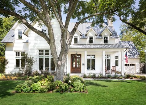 Southern Style Home Exterior, Open Style Kitchen, Small Homes With Character, English Country Exterior Homes, English Colonial House Exterior, Southern French Country Home Exterior, Classic Southern Home Exterior, Southern Colonial House Exterior, Southern House Exterior