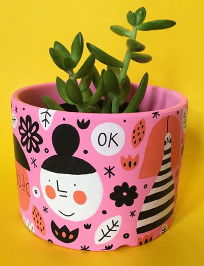 Pottery Painting Ideas Plant Pot, Diy Keramik, Plant Pot Design, Painted Pots Diy, Painted Plant Pots, Pottery Painting Designs, Tanah Liat, Pot Designs, Décor Diy