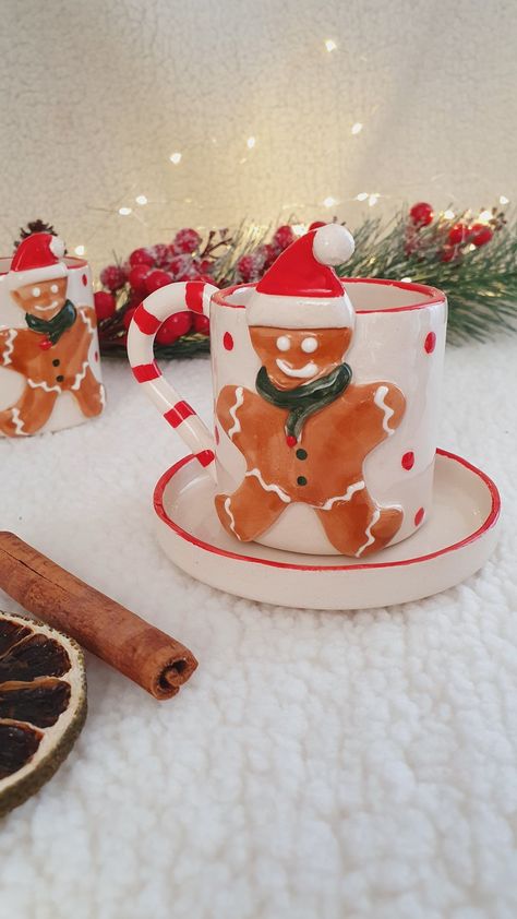 Christmas Handmade Mug, Gingerbread Cups, Xmas Mugs, Gingerbread Mug, Christmas Pottery, Christmas Ceramics, Diy Pottery Painting, Clay Cup, Christmas Clay