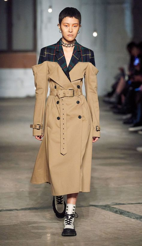 Watch Out, These 8 Fall Trends Are Blowing Up in New York Coat Trends, Street Style Outfit, Coat Fashion, Fall Trends, Fashion Week Spring, New York Fashion Week, New York Fashion, Fashion Illustration, Ideias Fashion