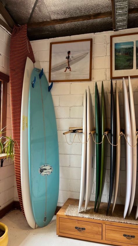 How To Store Surfboards, Surfboard Organization, Surfboard Rack Garage, Surf Shed, Surf Shack Interior, Surf Shop Interior, Surf Interior, Surf Home, Surfboard Shop