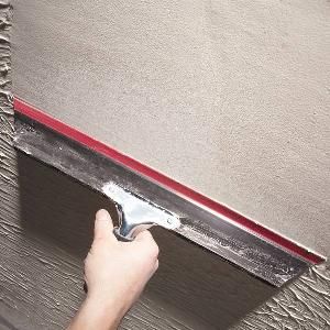 How to Skim Coat Walls - using a squeegee. I tried this in the hallway and it works great! Now to tackle the living room/dining room area. Drywall Repair, Home Fix, Diy Home Repair, Plaster Walls, Remodeling Ideas, Home Repairs, Remodel Bedroom, Diy Home Improvement, Drywall