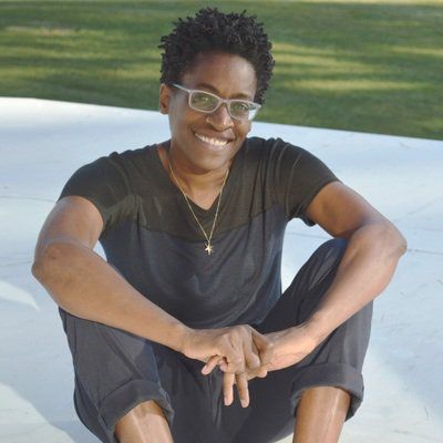 Stop Using the Label 'Struggling Reader,' Author Jacqueline Woodson Advises http://blogs.edweek.org/edweek/curriculum/2018/02/stop_using_the_label_strugglin.html?utm_content=buffer7f75c&utm_medium=social&utm_source=pinterest.com&utm_campaign=buffer #futurereadylibs #istelib #tlchat Jacqueline Woodson, Middle School Language Arts, King Book, Struggling Readers, National Book Award, Upcoming Books, Book Awards, New Students, Brown Girl