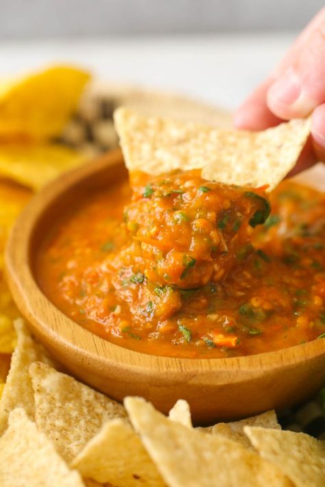 This Roasted Tomato Salsa has an amazing depth of flavor and the perfect texture, using homegrown tomatoes. Grab some chips and dig in! Yellow Tomato Salsa, Tomato Salsa Canning, Roasted Tomato Salsa Recipe, Salsa Canning Recipes, Heart Healthy Recipes Low Sodium, Tomato Salsa Recipe, Salsa Salsa, Roasted Tomato Salsa, What Is For Dinner