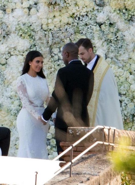 Kim Kardashian Wedding Hair, Kim K And Kanye, Kimye Wedding, Kanye West Wedding, Kim Kanye, Celebrity Events, Kim Wedding, Famous Weddings, Kim Kardashian Wedding