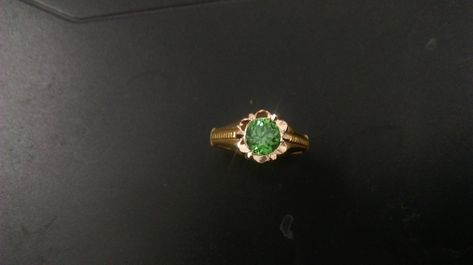 Marriage Rings Gold, Vanki Ring, Marriage Rings, Small Earrings Gold, Ring Jewellery Design, Marriage Ring, Diamond Pendants Designs, Emerald Rings, Handmade Gold Jewellery