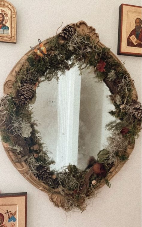 Fairycore Dresser Furniture, Gothic Moss Mirror, Mossy Picture Frame, Fairy Portal Mirror, Cottage Core Shelf Decor, Moss Covered Mirror, Moss Mirror Frame, Woodland Mirror, Fairycore Bathroom